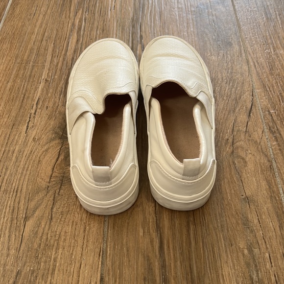 Zara size 39 slip ons - Picture 2 of 3